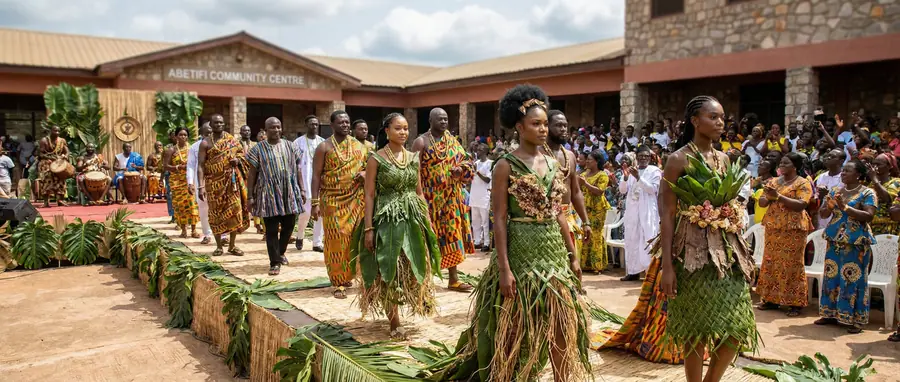 Traditional fashion display